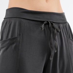 Fabletics Grey Maj Tricot Pocket Pant Size XS/4, new with tags